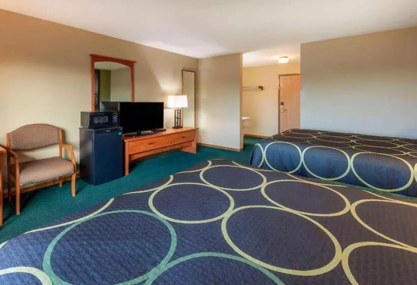 فندق Super 8 By Wyndham Berlin Wi