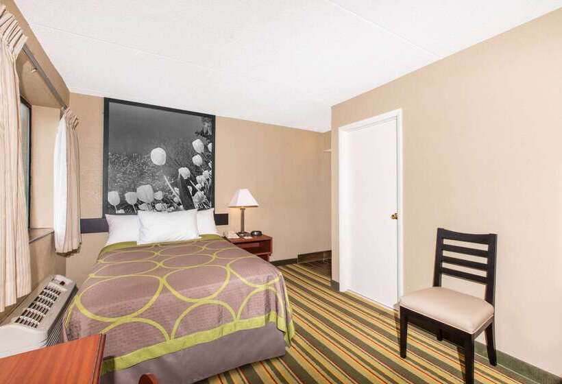 Отель Super 8 By Wyndham Frederick