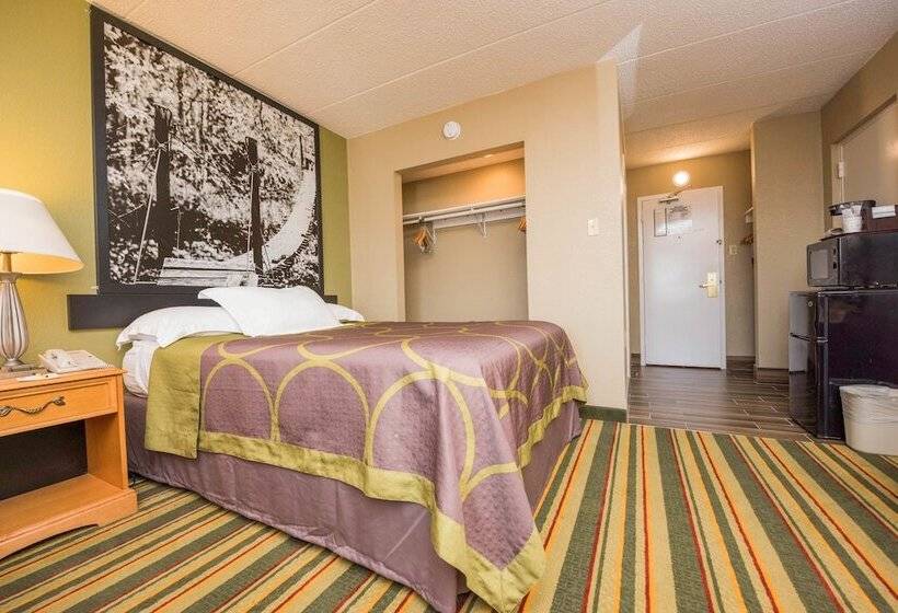 Отель Super 8 By Wyndham Frederick