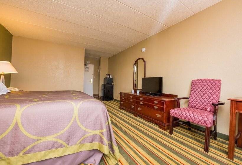 Отель Super 8 By Wyndham Frederick