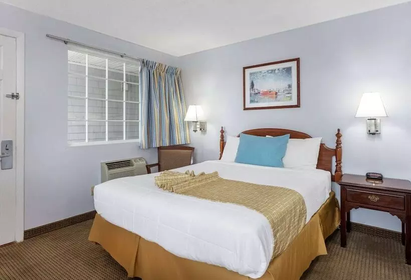 酒店 Travelodge By Wyndham Cape Cod Area