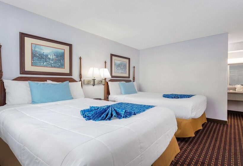 فندق Travelodge By Wyndham Cape Cod Area