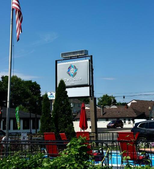 汽车旅馆  Twi Lite Inn