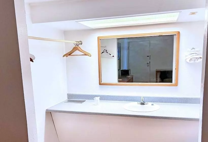 Thunderbird Motel Hillsboro