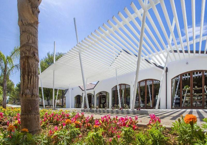 בית מלון כפרי Amadria Park Camping Trogir