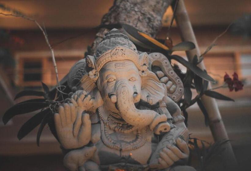 פנסיון Govardan Home Stay