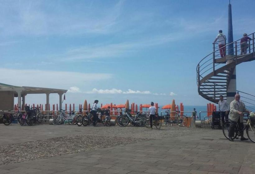 펜션 Affittacamere A Due Passi Dal Mare