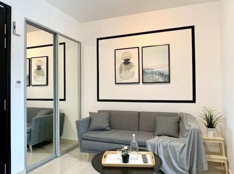 Almas Suites By Iconic Bliss