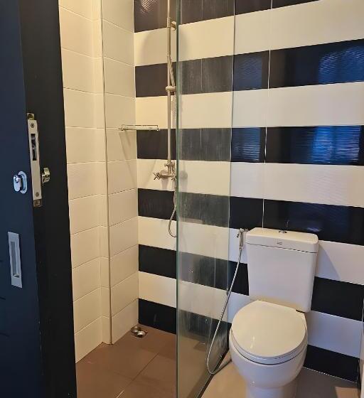 Hotel One World One Home Naiharn