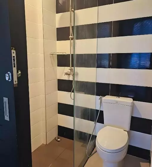 ホテル One World One Home Naiharn