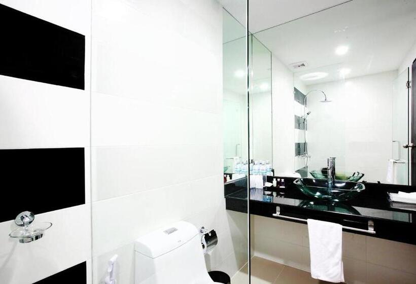 Hotel One World One Home Naiharn