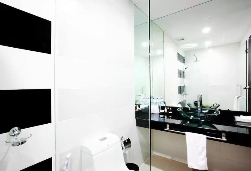 ホテル One World One Home Naiharn