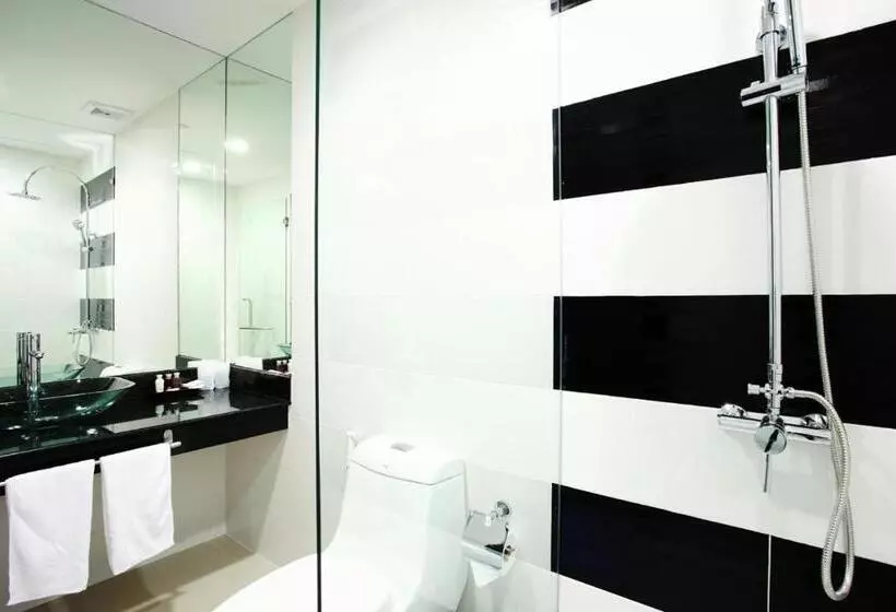 ホテル One World One Home Naiharn