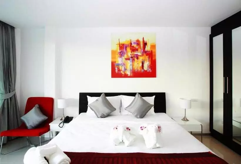 ホテル One World One Home Naiharn