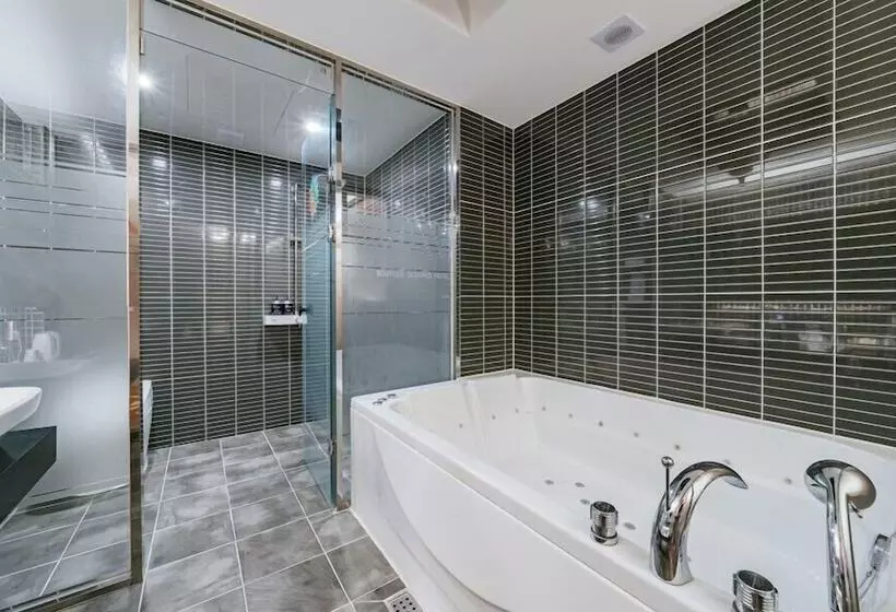 Browndot Hotel Bong Duk