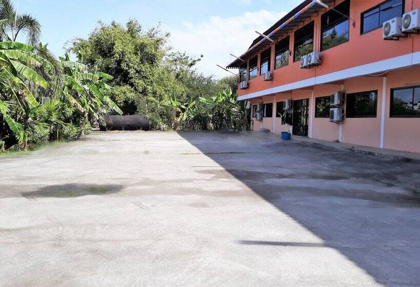 בית מלון כפרי Rose In Mansion By Oyo Rooms