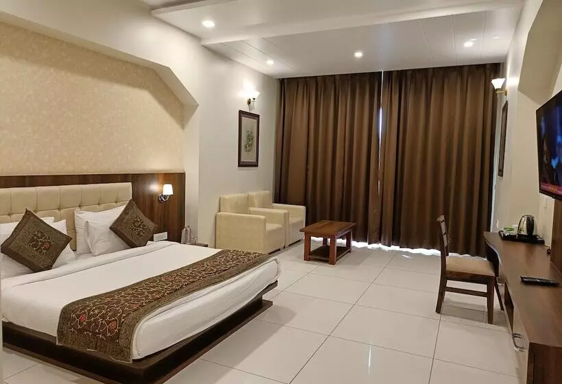 Hotelli Savitri Resorts