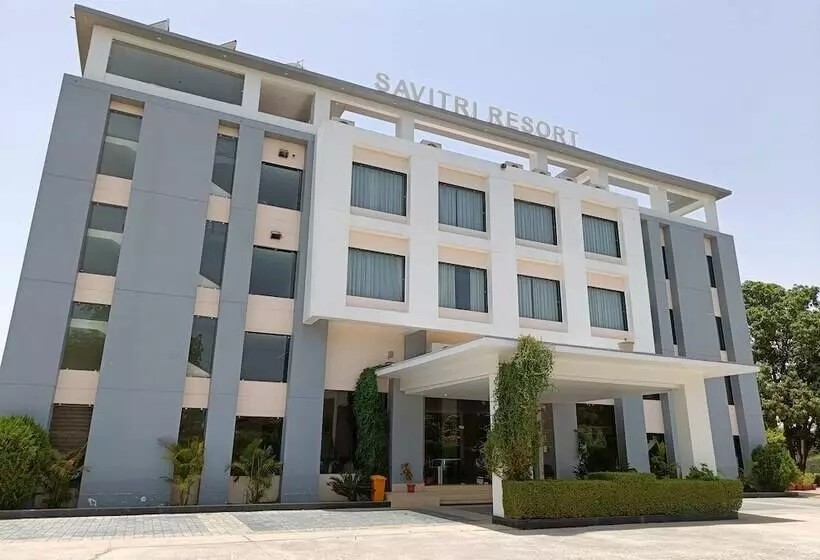 Hotelli Savitri Resorts