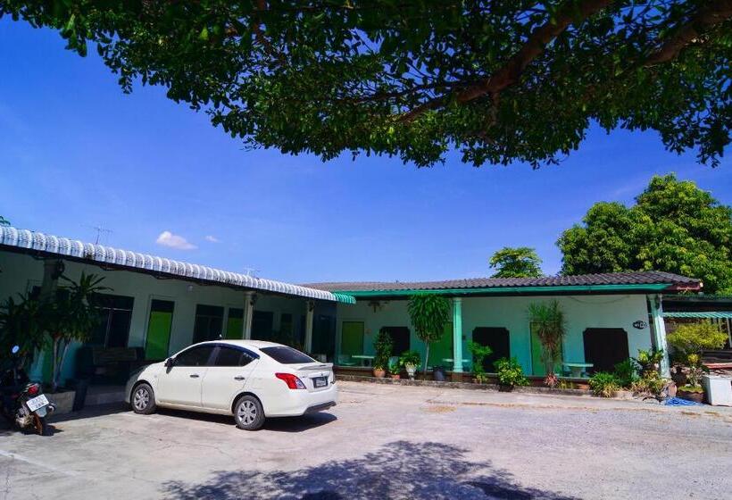 Pattaraporn Hotel By Oyo Rooms