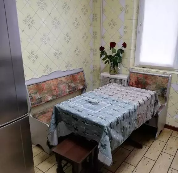 Hostel от рассвета до заката