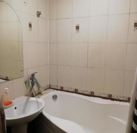 Hostel от рассвета до заката