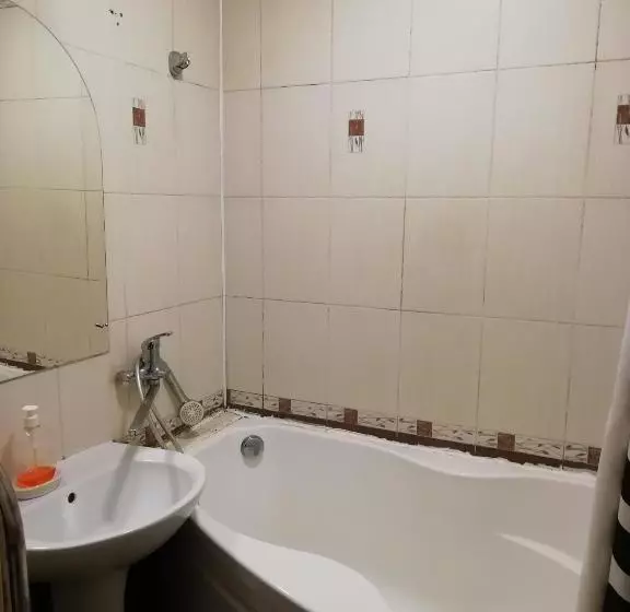 Hostel от рассвета до заката