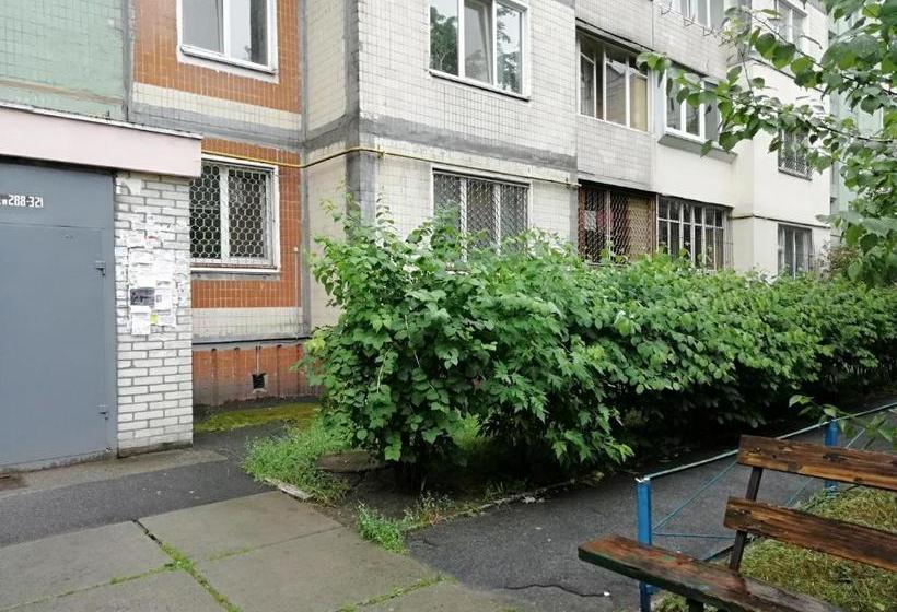 Hostel от рассвета до заката