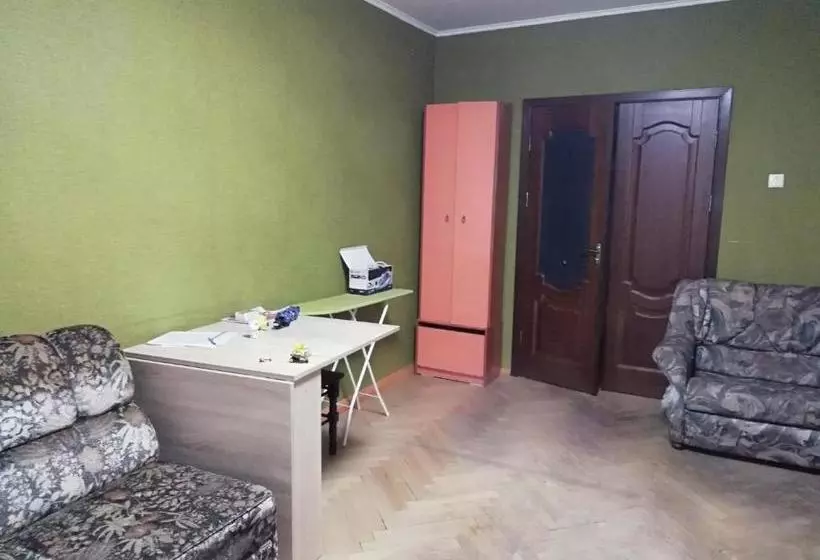 Hostel от рассвета до заката