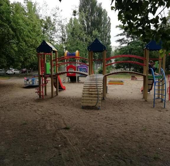 Hostel от рассвета до заката