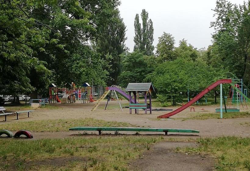 Hostel от рассвета до заката