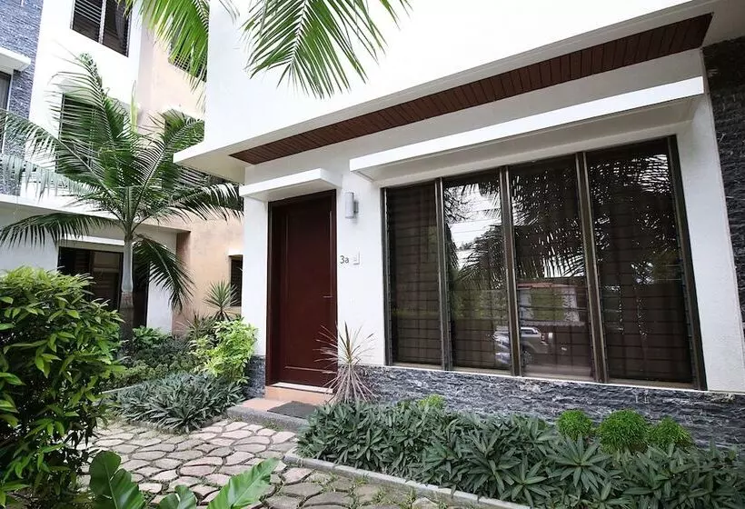 Hassaram Courtyard