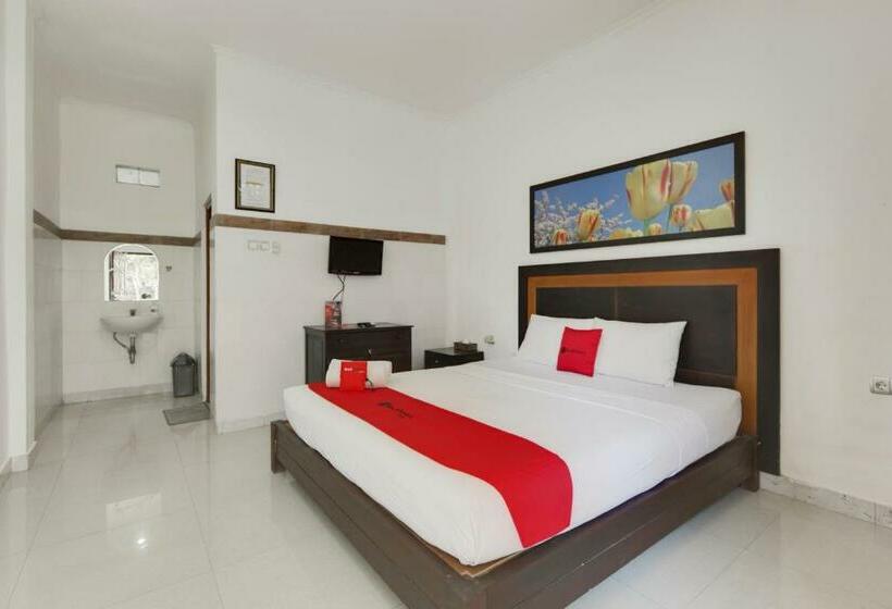 Otel Reddoorz Near Stadion Kompyang Sujana Bali