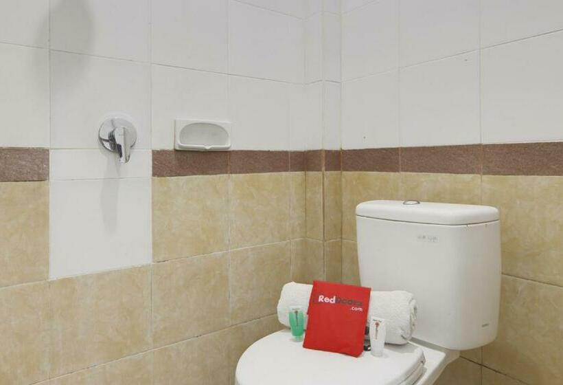 Otel Reddoorz Near Stadion Kompyang Sujana Bali