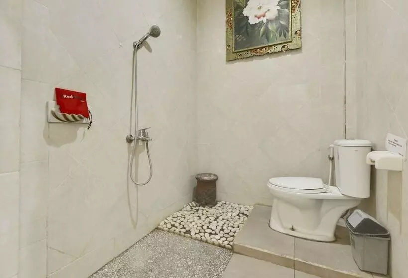 Hotelli Reddoorz Near Stadion Kompyang Sujana Bali