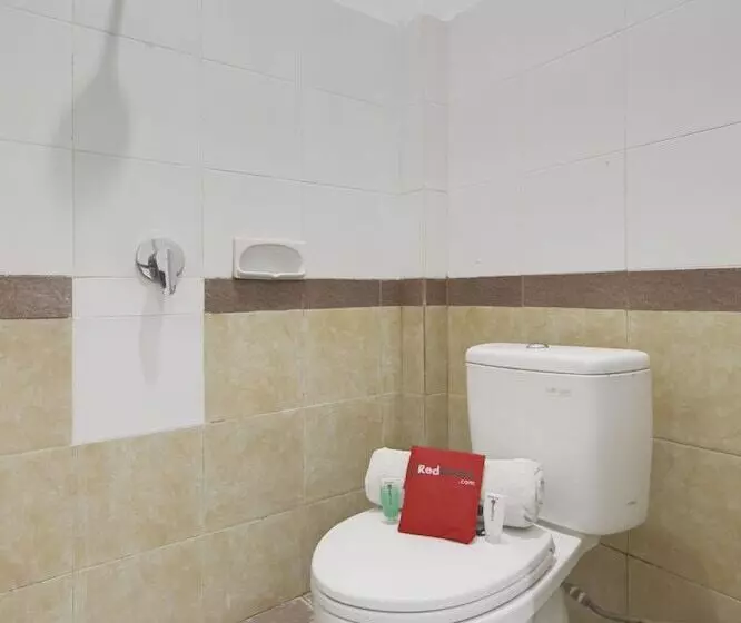 Hotelli Reddoorz Near Stadion Kompyang Sujana Bali