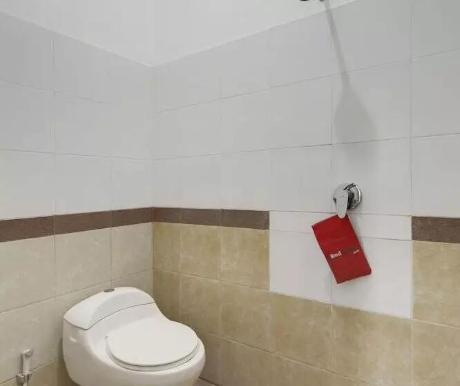 Hotelli Reddoorz Near Stadion Kompyang Sujana Bali