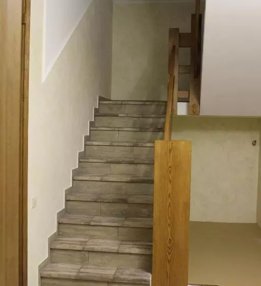 پانسیون Barin House