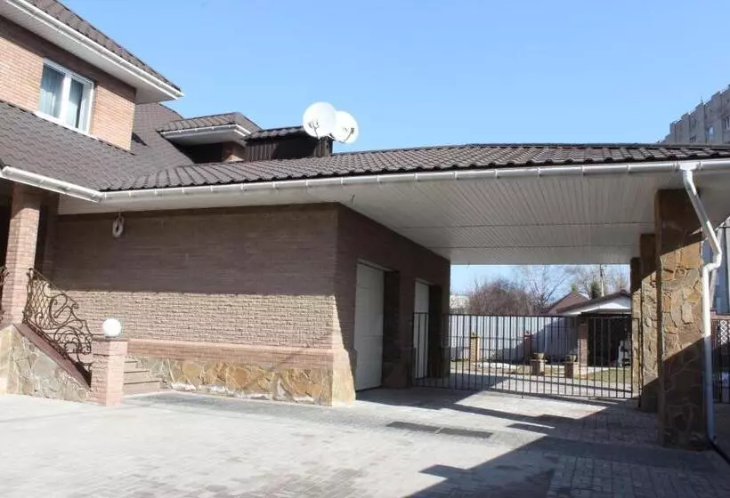 پانسیون Barin House