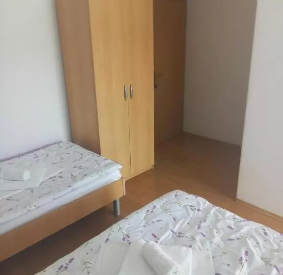 پانسیون Guest House Janja Ostojic