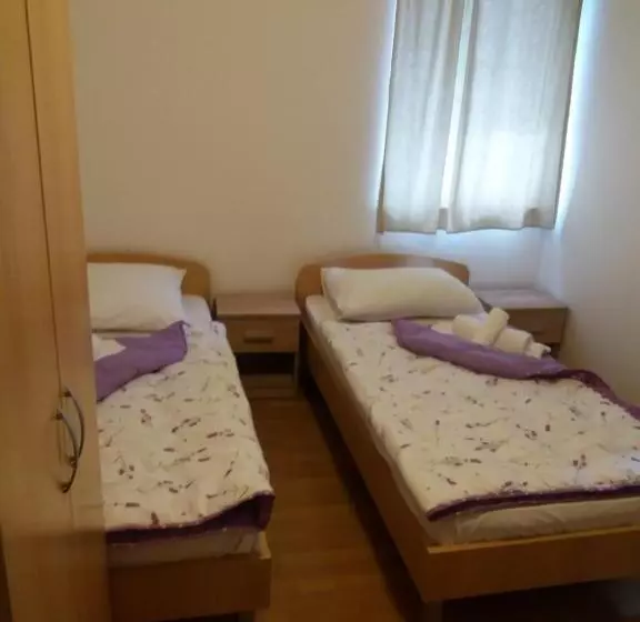 پانسیون Guest House Janja Ostojic