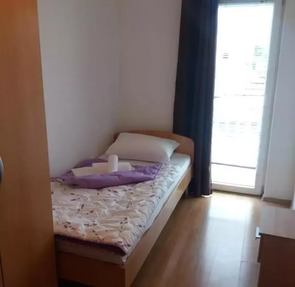 پانسیون Guest House Janja Ostojic