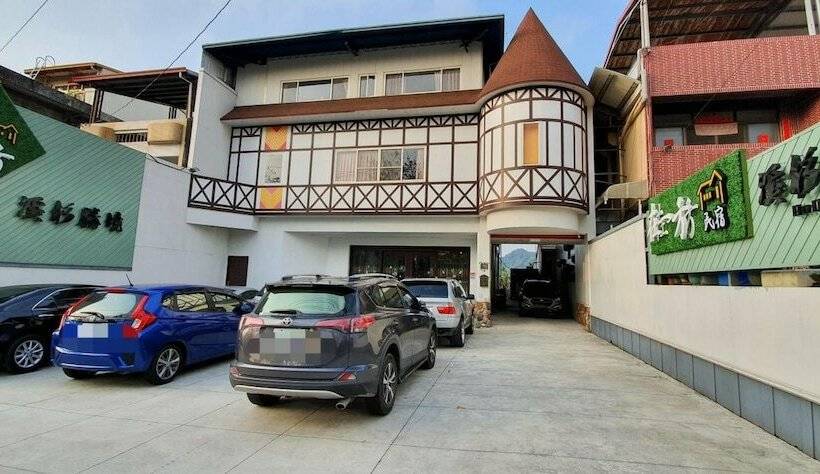 پانسیون On One Side Homestay