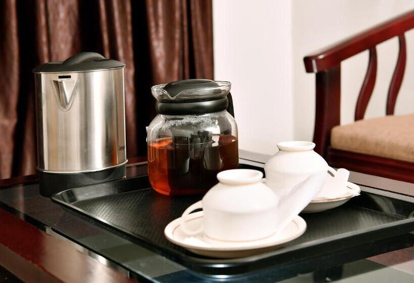 مبيت وإفطار Puthens Capitol Inn