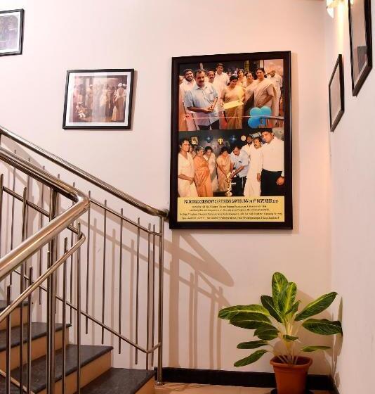 مبيت وإفطار Puthens Capitol Inn