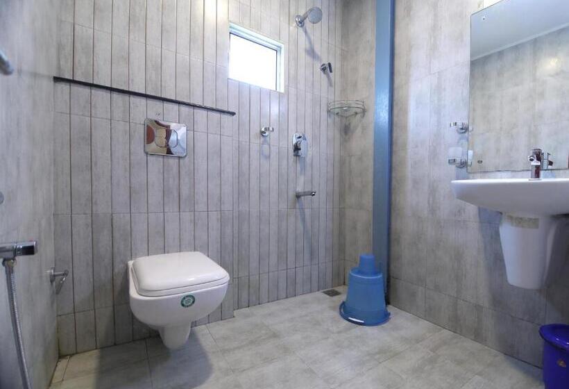 مبيت وإفطار Puthens Capitol Inn