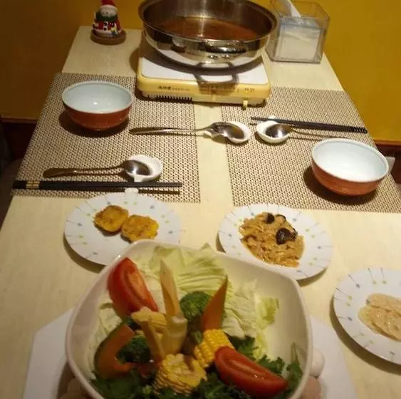 F.f.f. The 24h Valley Food Restauran B&b