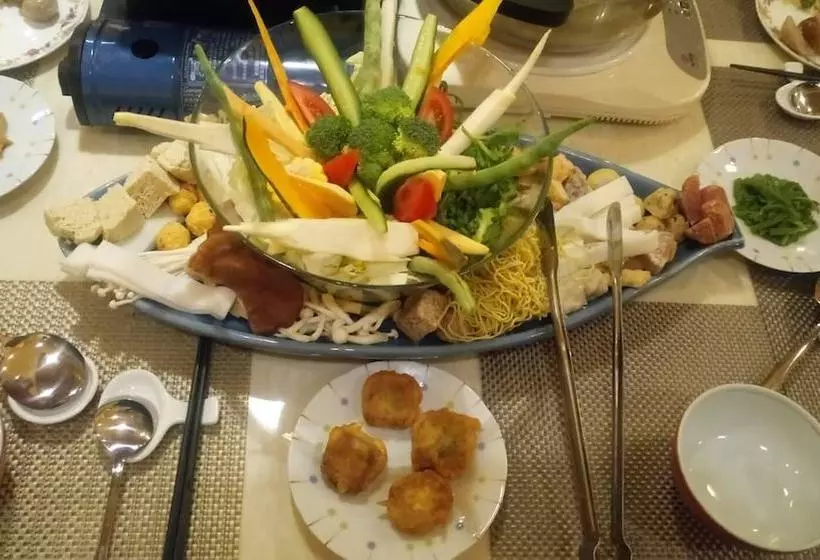 F.f.f. The 24h Valley Food Restauran B&b
