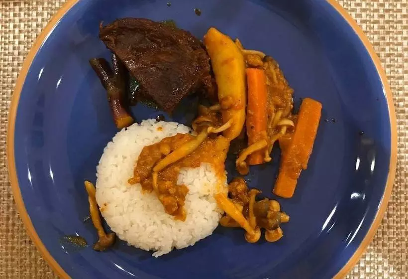 F.f.f. The 24h Valley Food Restauran B&b