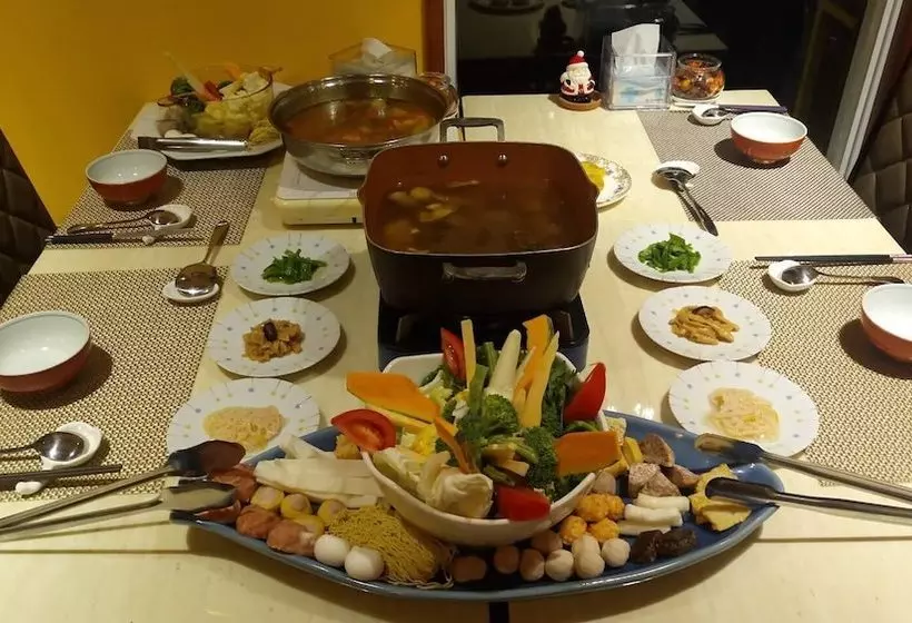 F.f.f. The 24h Valley Food Restauran B&b