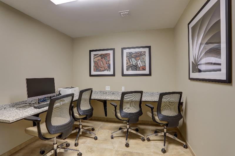 בית מלון כפרי Candlewood Suites   Safety Harbor, An Ihg